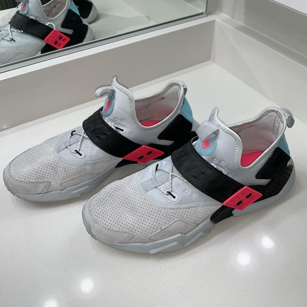 Nike Sneakers - Picture 5 of 7